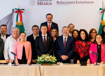 Encuentro en el Senado con el Canciller Juan Ramón de la Fuente para abordar temas clave