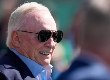 Jerry Jones multado con $250 mil por gesto obsceno en MetLife Stadium
