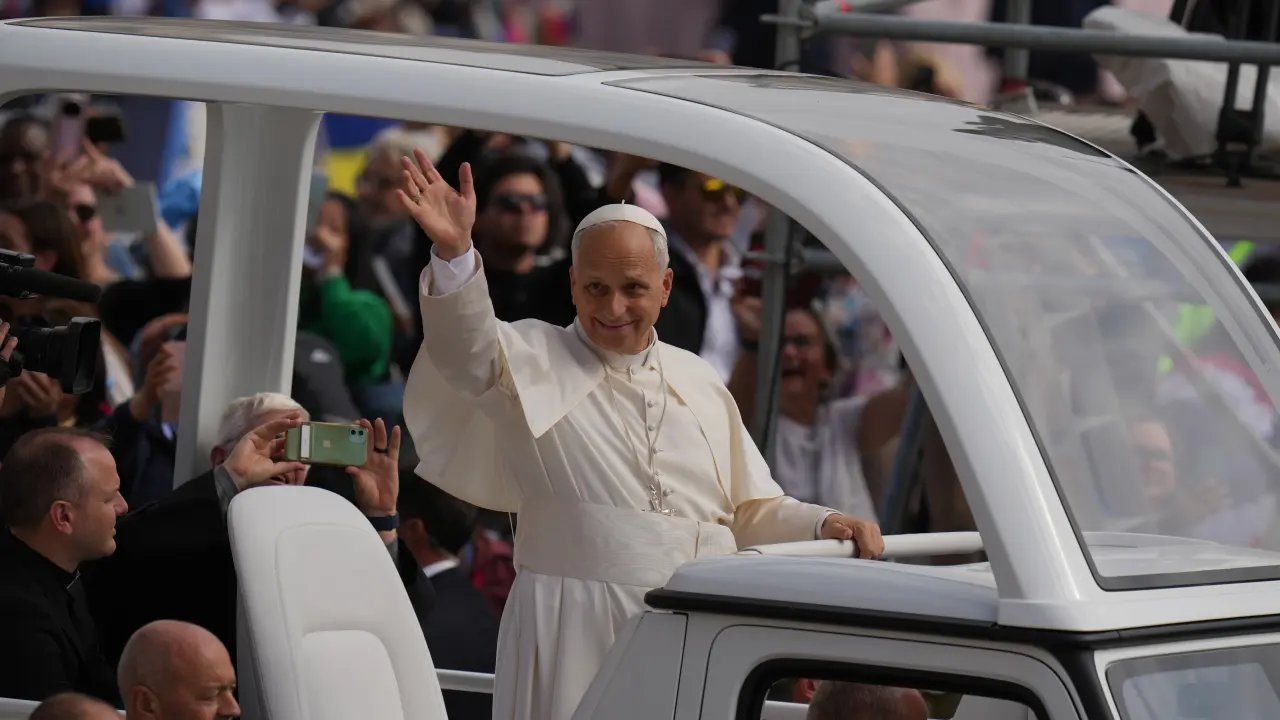 Papa León XIV Inicia Viaje Histórico a Turquía y Líbano