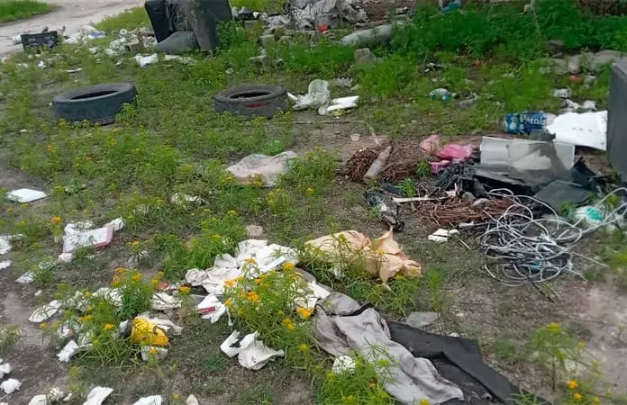 Caminos vecinales se vuelven basureros