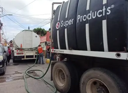 Camión de desazolves provoca tráfico en la Z.C. Camión de desazolves provoca tráfico en la Z.C.