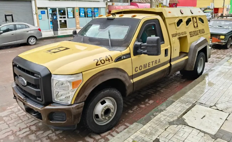 Camioneta de Cometra atropella a mujer de la tercera edad en el Centro de Valles