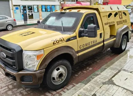 Camioneta de Cometra atropella a mujer de la tercera edad en el Centro de Valles Camioneta de Cometra atropella a mujer de la tercera edad en el Centro de Valles