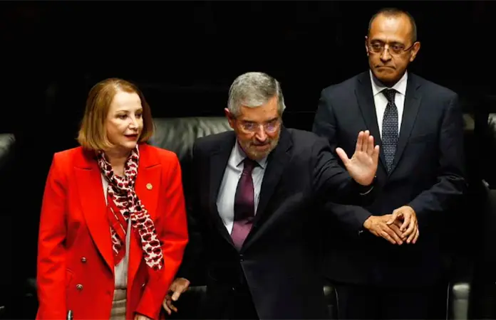 Comparece el Canciller De la Fuente en el Senado destacando la repatriación de connacionales