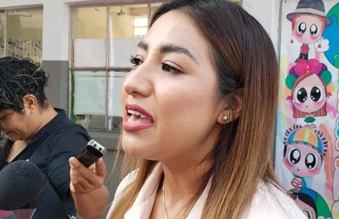 Diputada Roxana destapa a Ruth Glz. para gobernadora