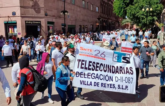 Fluyen recursos para los maestros de Telesecundaria