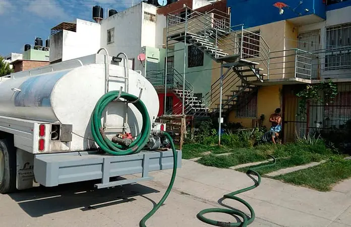 Interapas no puede dar agua a Los Silos por red