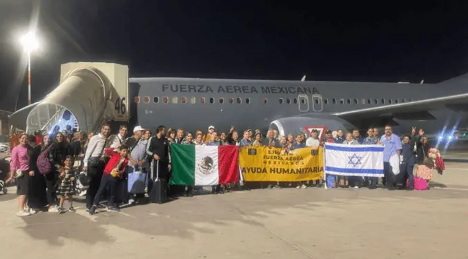 Llegan a México los seis activistas detenidos en Israel tras llevar ayuda humanitaria a Gaza