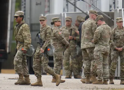 Miembros de la Guardia Nacional de Texas están en Illinois Miembros de la Guardia Nacional de Texas están en Illinois