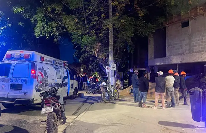 Muere albañil al caer de edificio en construcción