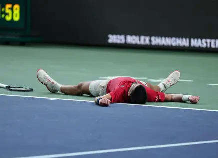Novak Djokovic se recupera y vence a Munar en el Masters de Shanghái