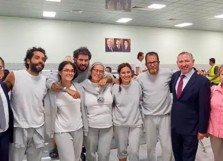 Repatrian a los mexicanos de flotilla de ayuda