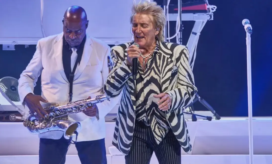 Rod Stewart revive su leyenda en México con un concierto lleno de nostalgia y energía