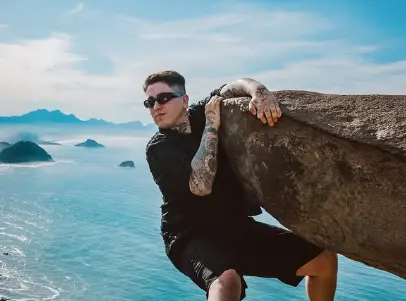 TV Azteca revela a Omahi como el nuevo concursante de La Granja VIP TV Azteca revela a Omahi como el nuevo concursante de La Granja VIP