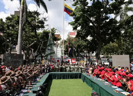 Venezuela Realiza Ejercicios Militares en Medio de Tensión con Estados Unidos
