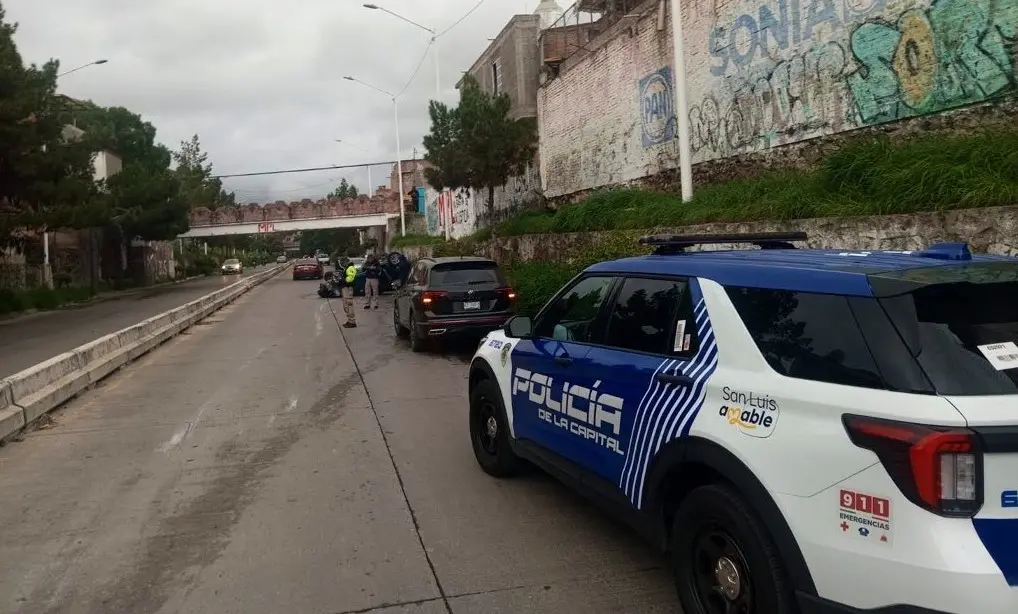 Volcadura provoca cierre parcial en el bulevar Río Españita