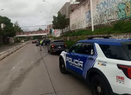 Volcadura provoca cierre parcial en el bulevar Río Españita Volcadura provoca cierre parcial en el bulevar Río Españita