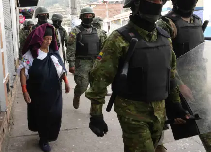 Despliegue militar en Quito ante protestas por alza del diésel Despliegue militar en Quito ante protestas por alza del diésel