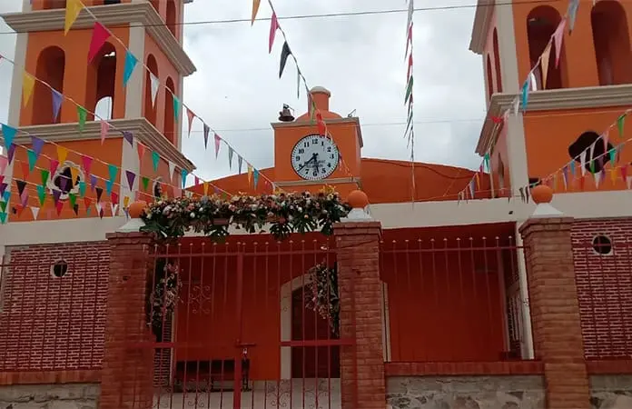 Párroco se niega a oficiar primera comunión a niños