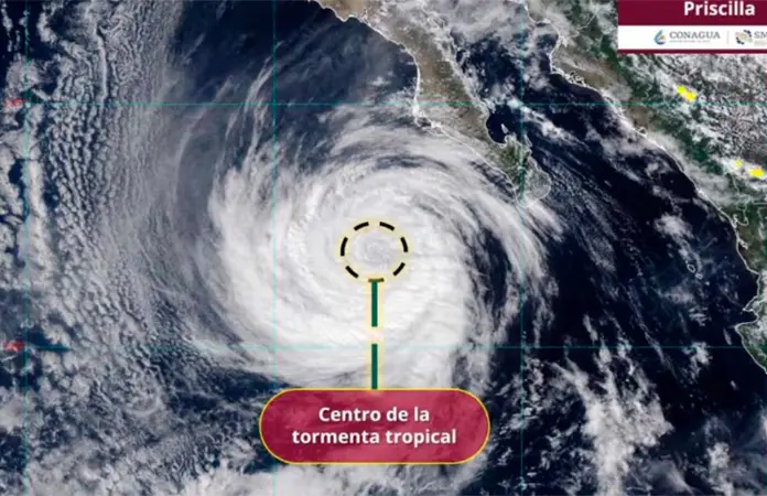 Tormenta Tropical Priscilla Provoca Oleaje de 6 Metros en Cabo San Lucas
