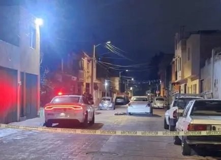 Hombre sufre infarto fatal al empujar vehículo Hombre sufre infarto fatal al empujar vehículo