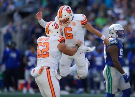 Baker Mayfield y Buccaneers lideran drama en la NFL