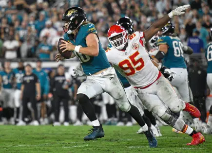 Error de Chris Jones permite touchdown de Jaguars