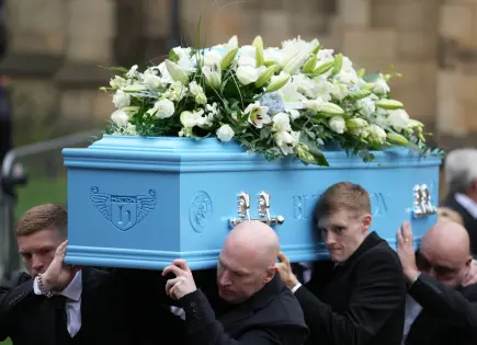 Manchester se despide de Ricky Hatton con emotivo funeral