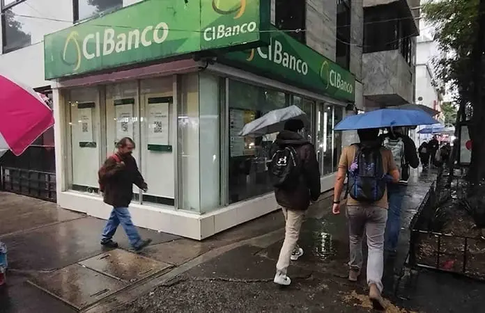 Clientes de CIBanco denuncian robo en medio de la liquidación