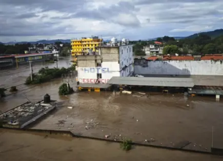 Cinco muertos y más de 16 mil viviendas dañadas por inundaciones en Veracruz Cinco muertos y más de 16 mil viviendas dañadas por inundaciones en Veracruz