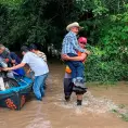 Evacuan a familias de la Huasteca por lluvias Evacuan a familias de la Huasteca por lluvias