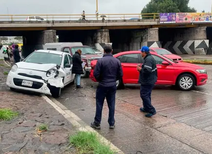Lluvia ocasiona fuertes choques en río Santiago Lluvia ocasiona fuertes choques en río Santiago