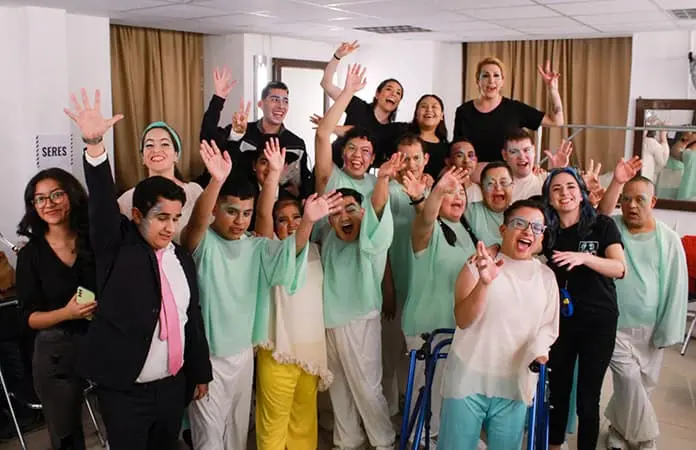 SERES ARTE INCLUSIVO PRESENTA HOY OBSÉRVAME