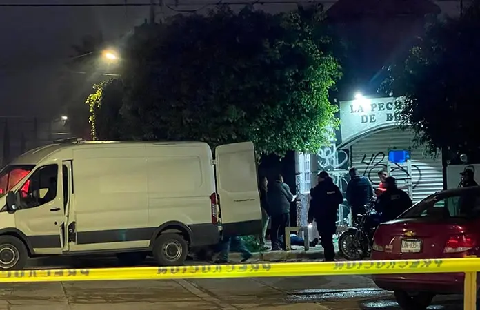 A balazos matan a un hombre en bar de Jacarandas