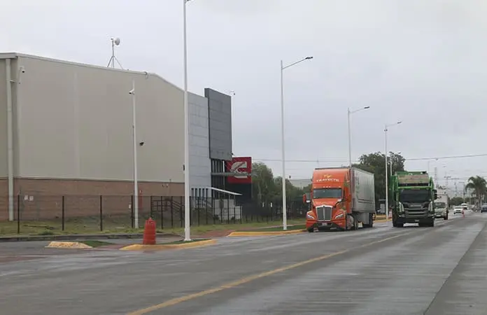 Aplican empresas paros técnicos por aranceles