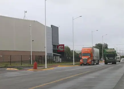 Aplican empresas paros técnicos por aranceles Aplican empresas paros técnicos por aranceles