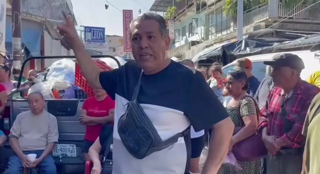 Bloqueo en Tamazunchale por pleito entre comerciantes