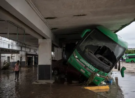 Inundaciones y deslizamientos de tierra dejan 41 muertos