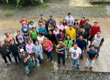 Maestros atrapados en Veracruz imploran rescate