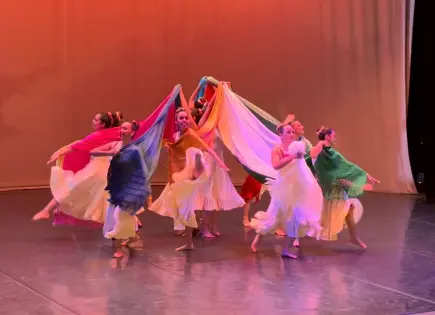 Seis décadas bailando la historia: el Ballet Provincial de SLP Seis décadas bailando la historia: el Ballet Provincial de SLP