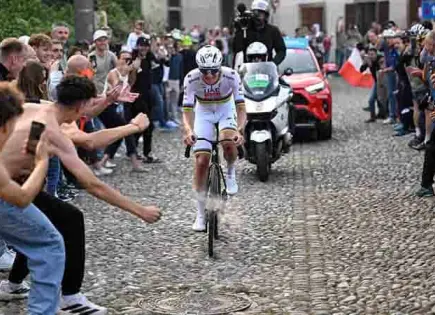 Tadej Pogacar hace historia Tadej Pogacar hace historia