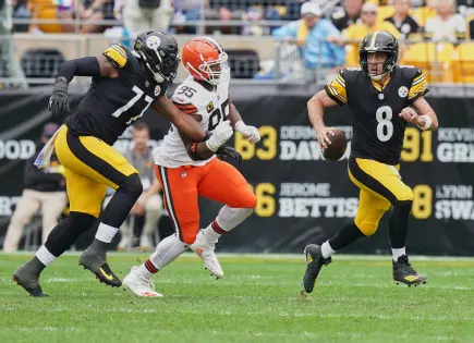 Aaron Rodgers lidera victoria de los Steelers sobre los Browns en la AFC Norte