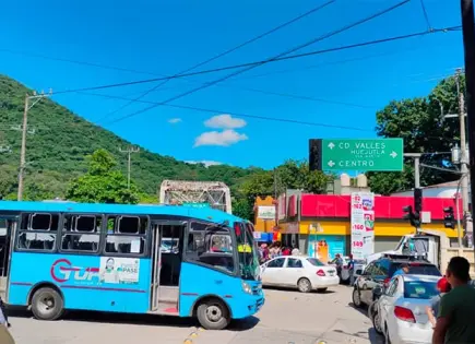 Compiten morenistas y verdes por repartir ayuda