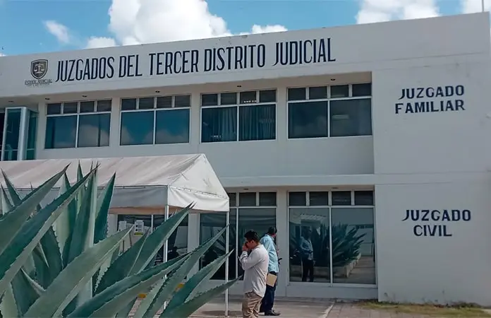 Denuncian a un juez de lo Familiar