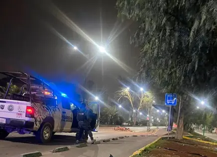 Fallece motociclista al derrapar y chocar