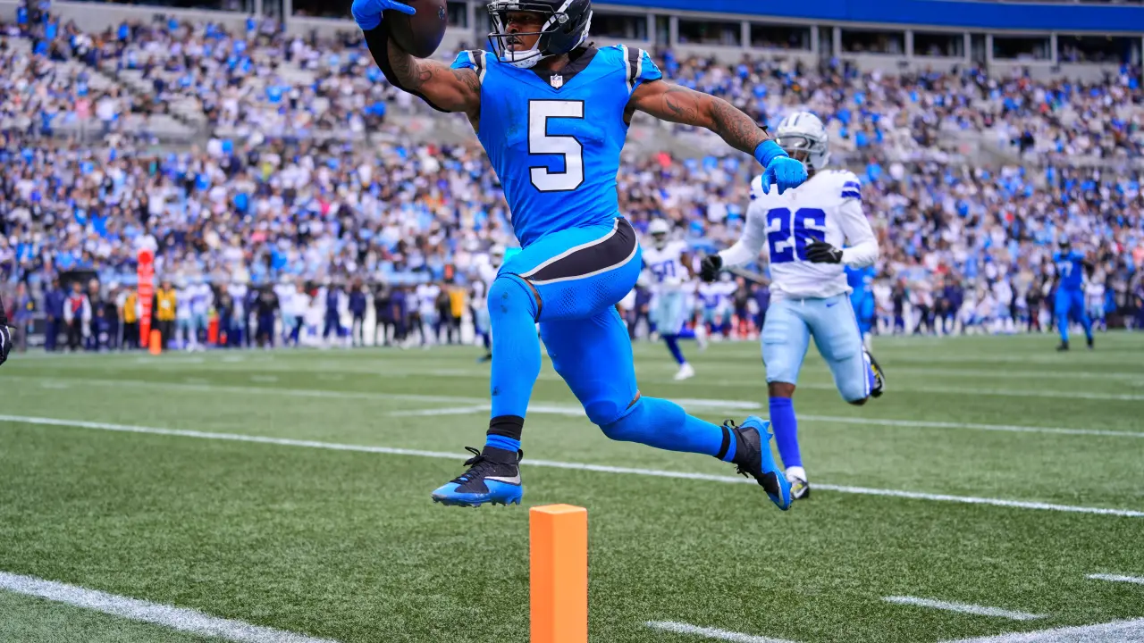 Panthers vencen a Cowboys con Dowdle brillando en el campo