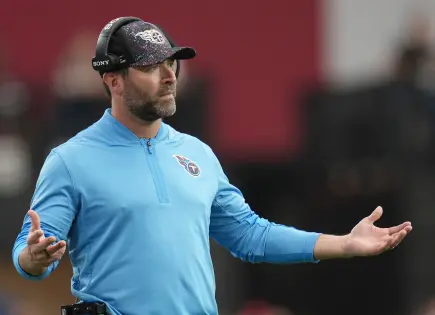 Titans de Tennessee despiden a Brian Callahan por mal inicio de temporada