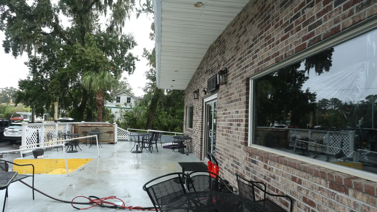 Tragedia en Isla St. Helena: Cuatro muertos y múltiples heridos por tiroteo en bar