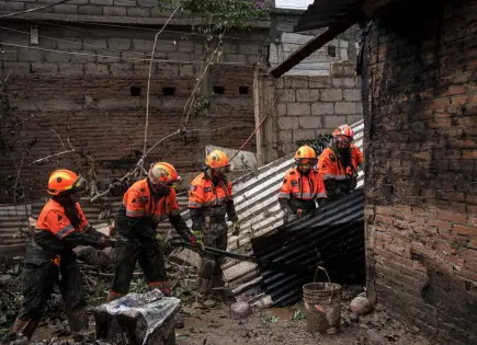 Lluvias torrenciales en México dejan a cientos de pueblos incomunicados Lluvias torrenciales en México dejan a cientos de pueblos incomunicados