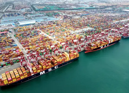 Crecen exportaciones de China y caen las ventas a EE.UU.